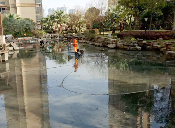 打安镇景观池淤泥清理