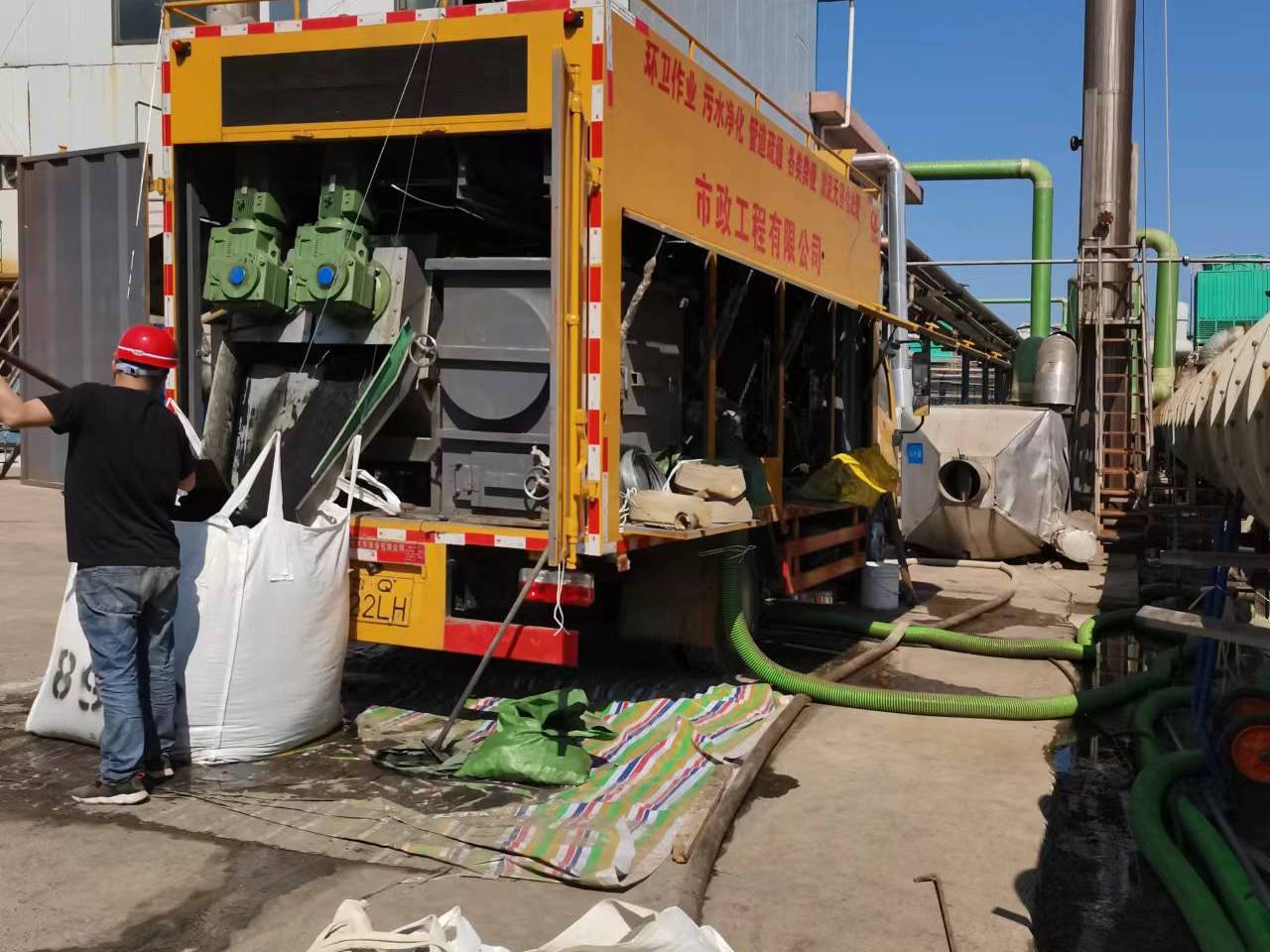 打安镇淤泥压干处理